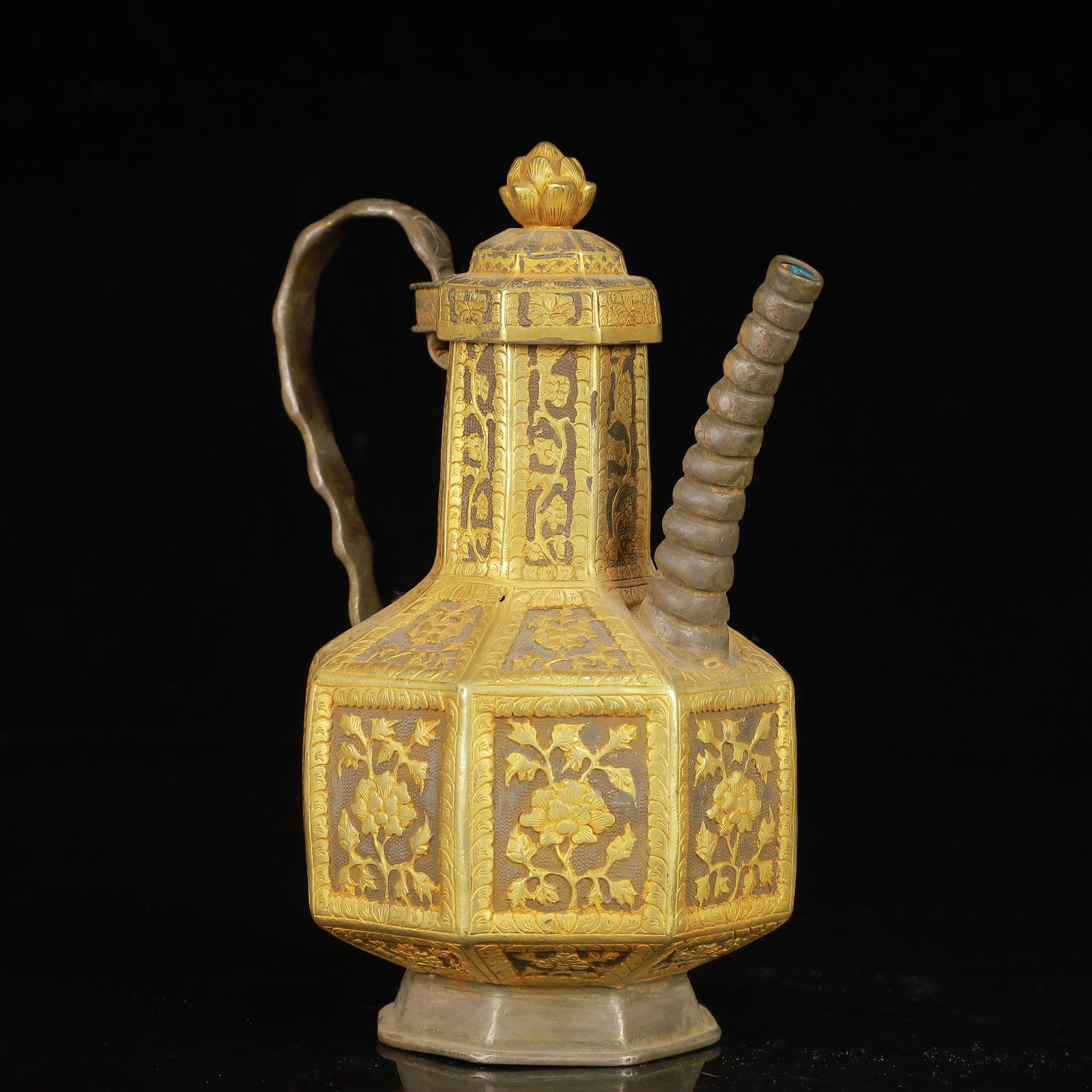 An Exquisite Gilt Silver Lotus Pattern Ewer - 6
