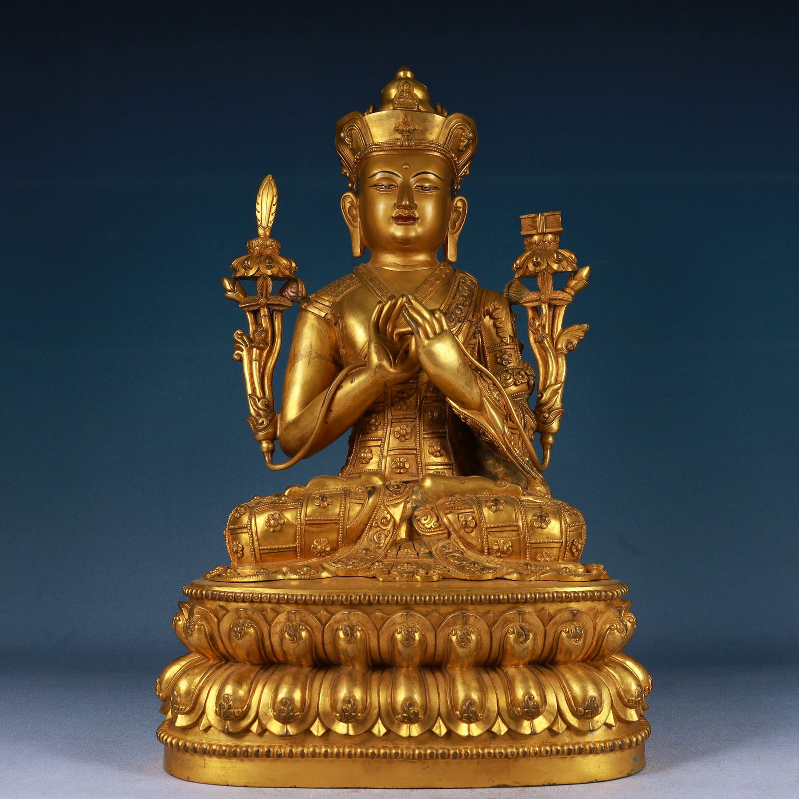 A Solemn Gilt Bronze Statue of Manjusri: A Solemn Gilt Bronze Statue of Manjusri,Ming Dynasty, China,Yongle Six-character Mark,Size:12.6inx9.8inx20.9in,Weight:16700g 铜鎏金文殊菩萨像,中&#