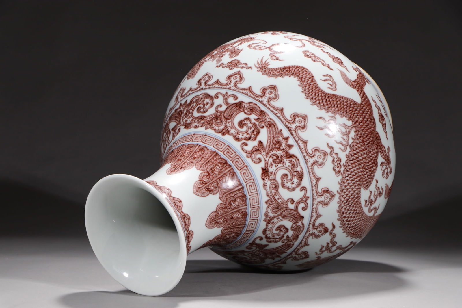 An Exquisite Underglaze-Red Auspicious Cloud and Dragon Pattern Vase - 7