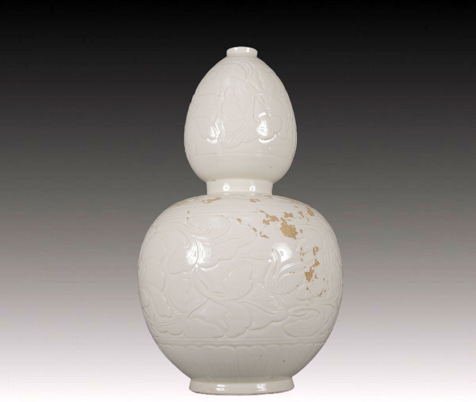 A Huge Ding yao Flower Pattern Gourd-Shaped Vase (1 of 12)