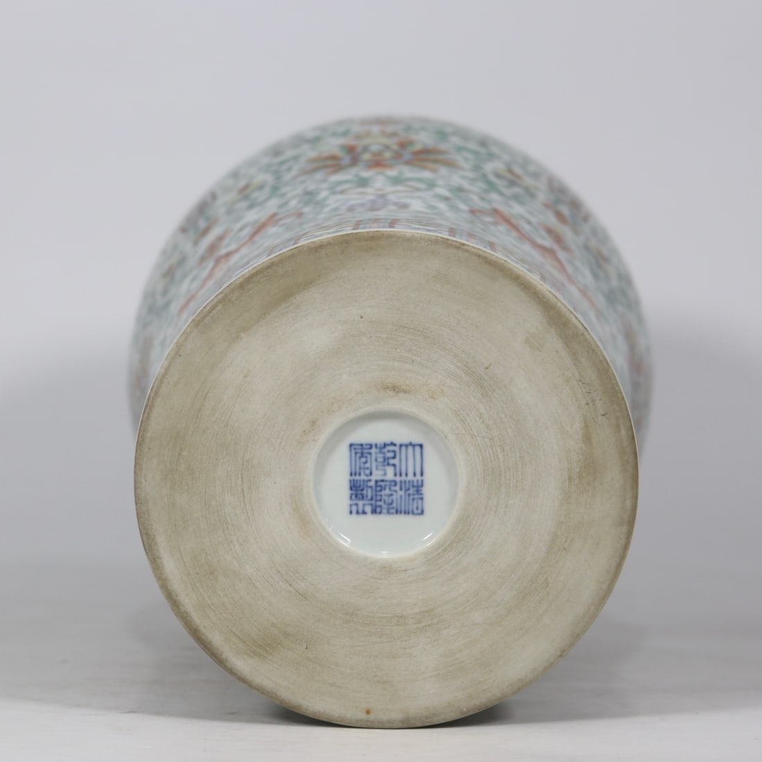 An Exquisite Doucai Lotus Pattern Vase - 9