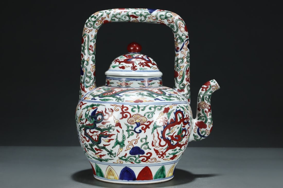 An Exquisite Wucai Auspicious Cloud and Dragon Pattern Loop-Handled Pot,with Chinese Vertical Scroll - 3