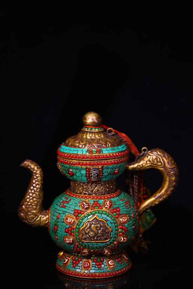 An Exquisite Bronze Inlaid Dzi Bead and Gems Ewer: An Exquisite Bronze Inlaid Dzi Bead and Gems Ewer,Qing Dynasty,China,Size:9.1inx9.1in,Weight:1260g 