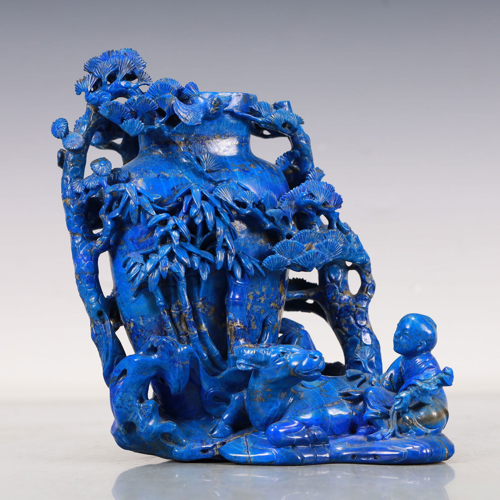 A Magnificent Lapis Lazuli 'Herd Boy And Buffalo' Vase: A Magnificent Lapis Lazuli 'Herd Boy And Buffalo' Vase. Chinese Qing Dynasty. Size:4.9inx3.3inx7.1in 清代 青金石童子牧牛瓶
