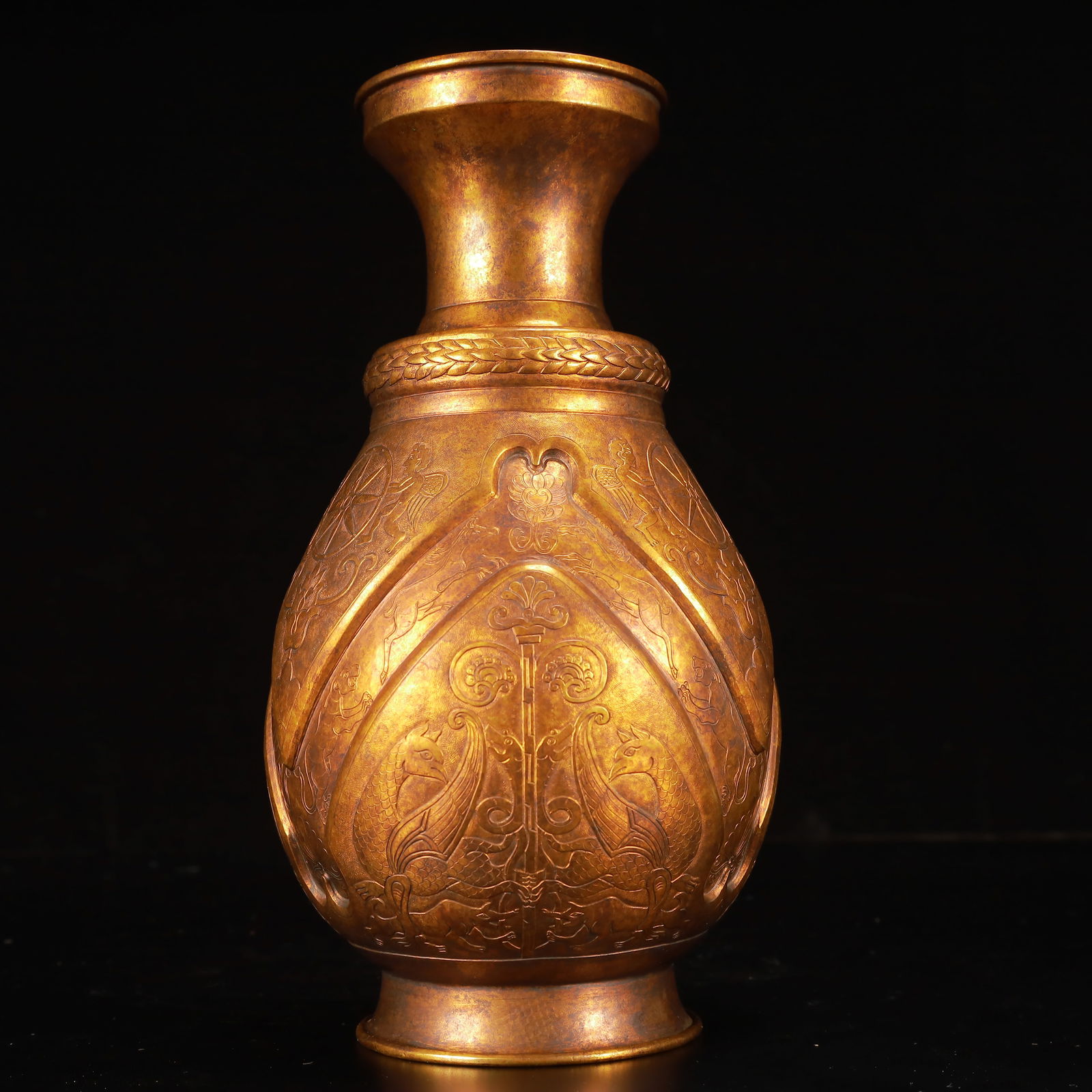 An Exquisite Gilt Bronze Beast Pattern Vase - 5