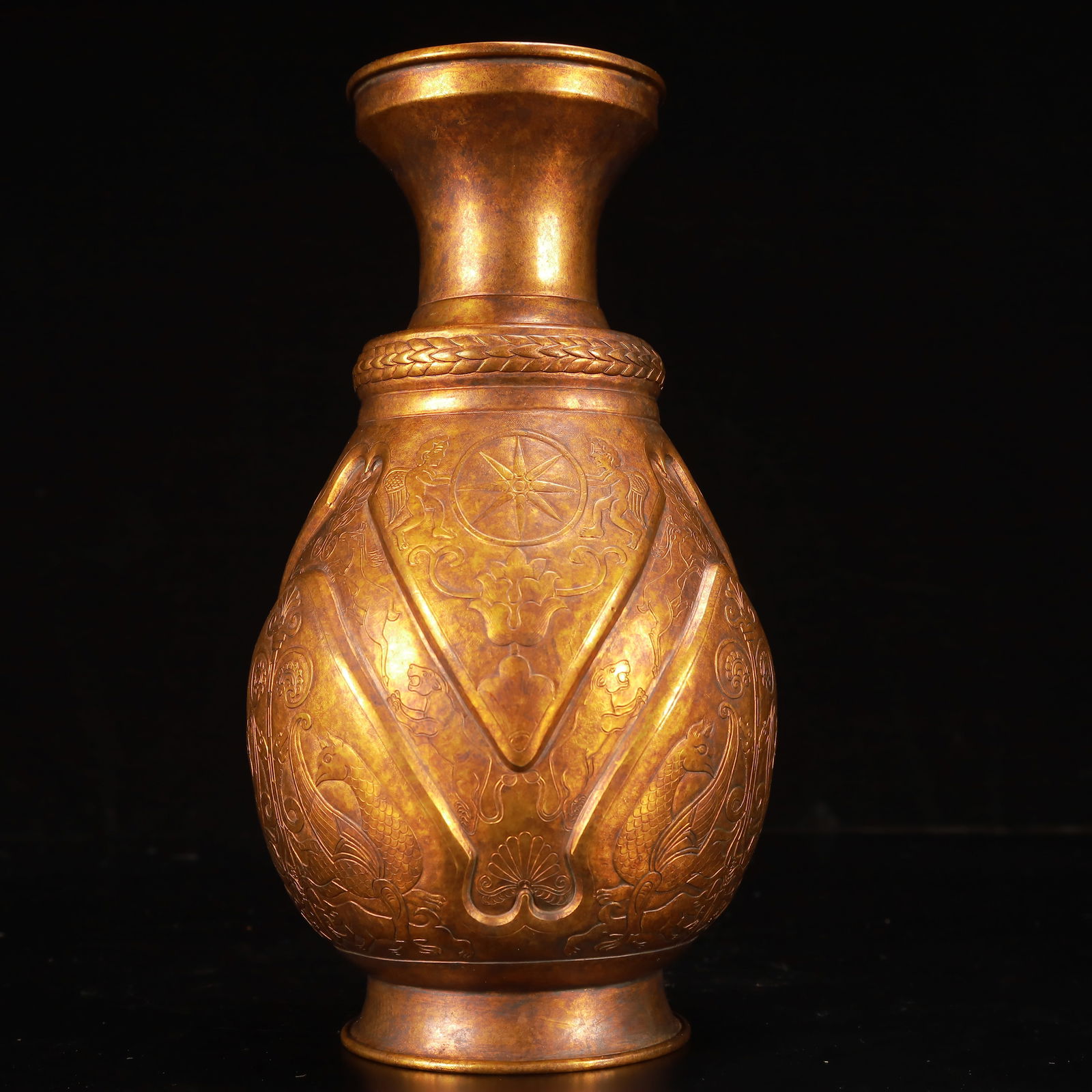 An Exquisite Gilt Bronze Beast Pattern Vase - 6