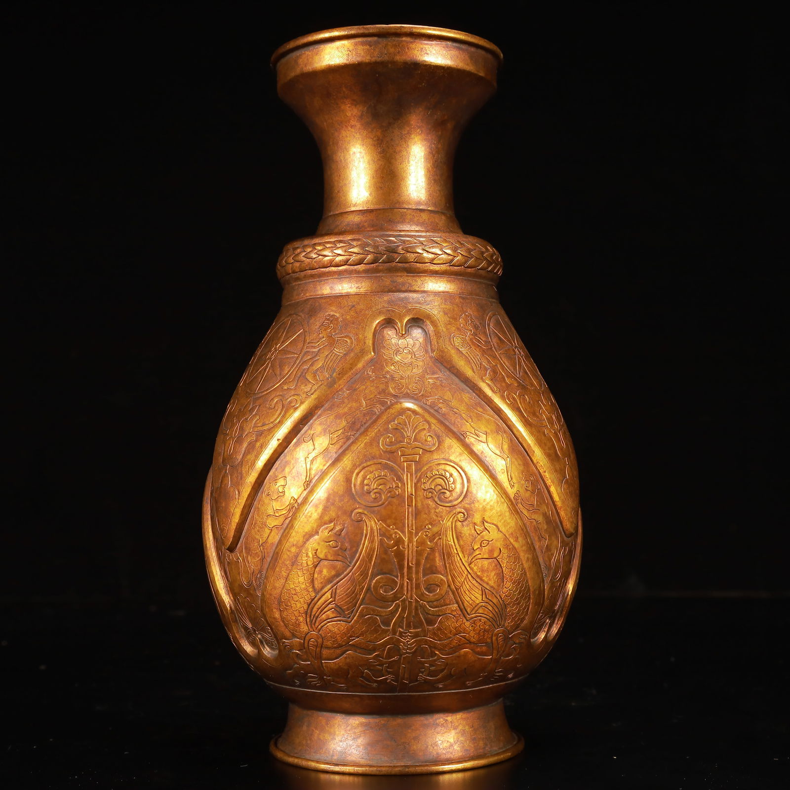 An Exquisite Gilt Bronze Beast Pattern Vase - 7