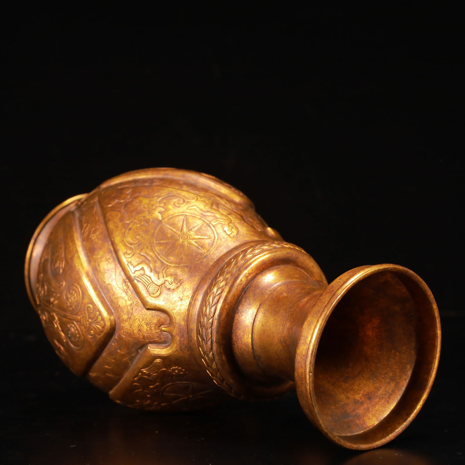 An Exquisite Gilt Bronze Beast Pattern Vase - 8