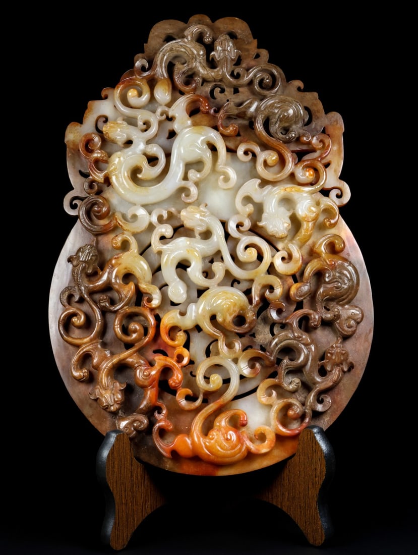 An Archaic Gaogu yu Chi-Dragon Pattern Pendant: An Archaic Gaogu yu Chi-Dragon Pattern Pendant,Ancient Time, China,Size:12inx8.1inx0.7in,Weight:1.57kg 高古玉螭龙纹佩,中国远古时