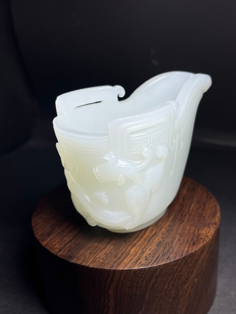 An Exquisite White Jade Chi-Dragon Pattern Libation Cup - 2