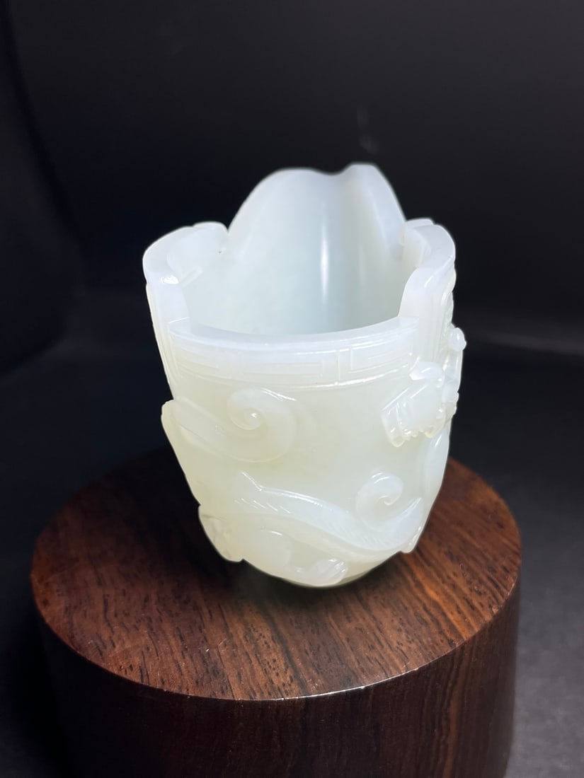 An Exquisite White Jade Chi-Dragon Pattern Libation Cup - 3
