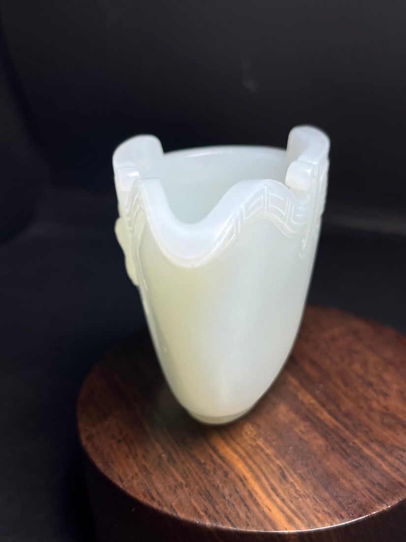 An Exquisite White Jade Chi-Dragon Pattern Libation Cup - 6