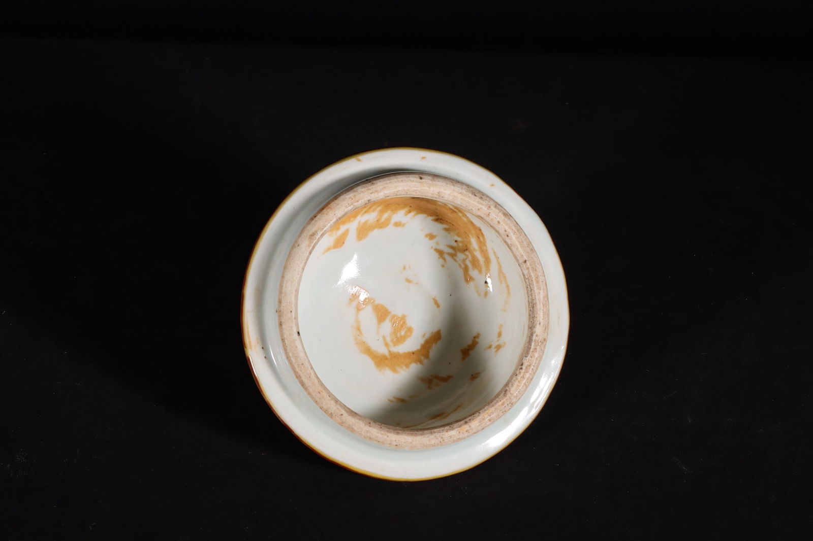 An Exquisite Red Ground Yellow Glazed Dragon Pattern Loop-handled Pot - 9