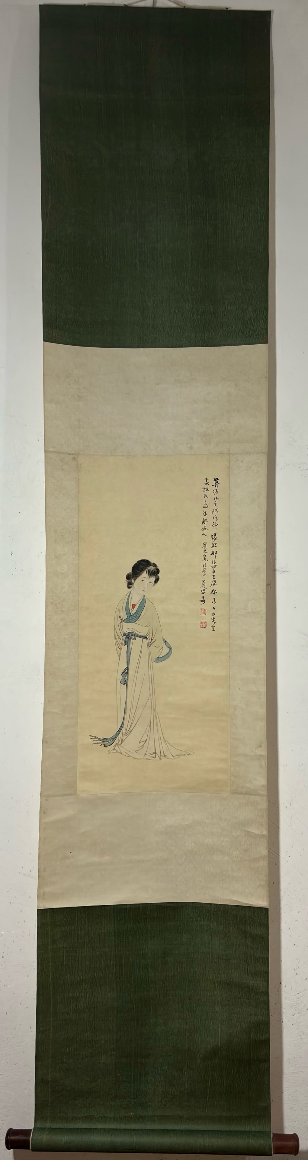 A Chinese Vertical Scroll Ink Painting of Figure on Paper: A Chinese Vertical Scroll Ink Painting of Figure on Paper,Zhang Daqian,Size:25.6inx11.6in 