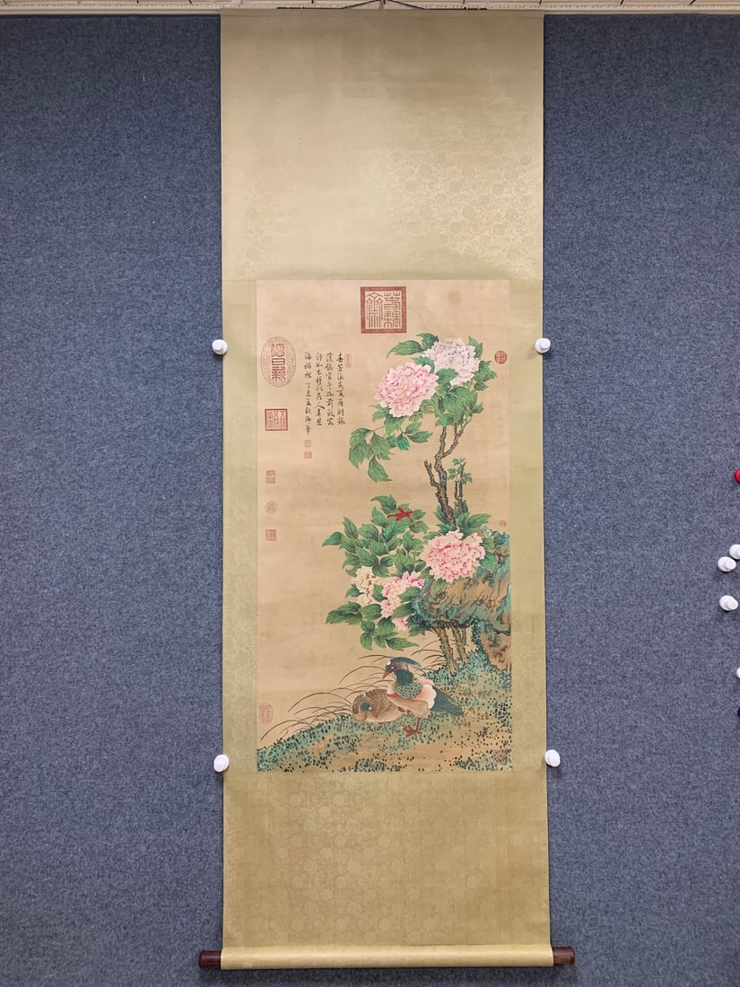 A Chinese Vertical Scroll Ink Painting of Flower on Paper: A Chinese Vertical Scroll Ink Painting of Flower on Paper,Qianlong,Size:22.4inx43.3in 一幅中国水墨花卉画立轴,乾隆