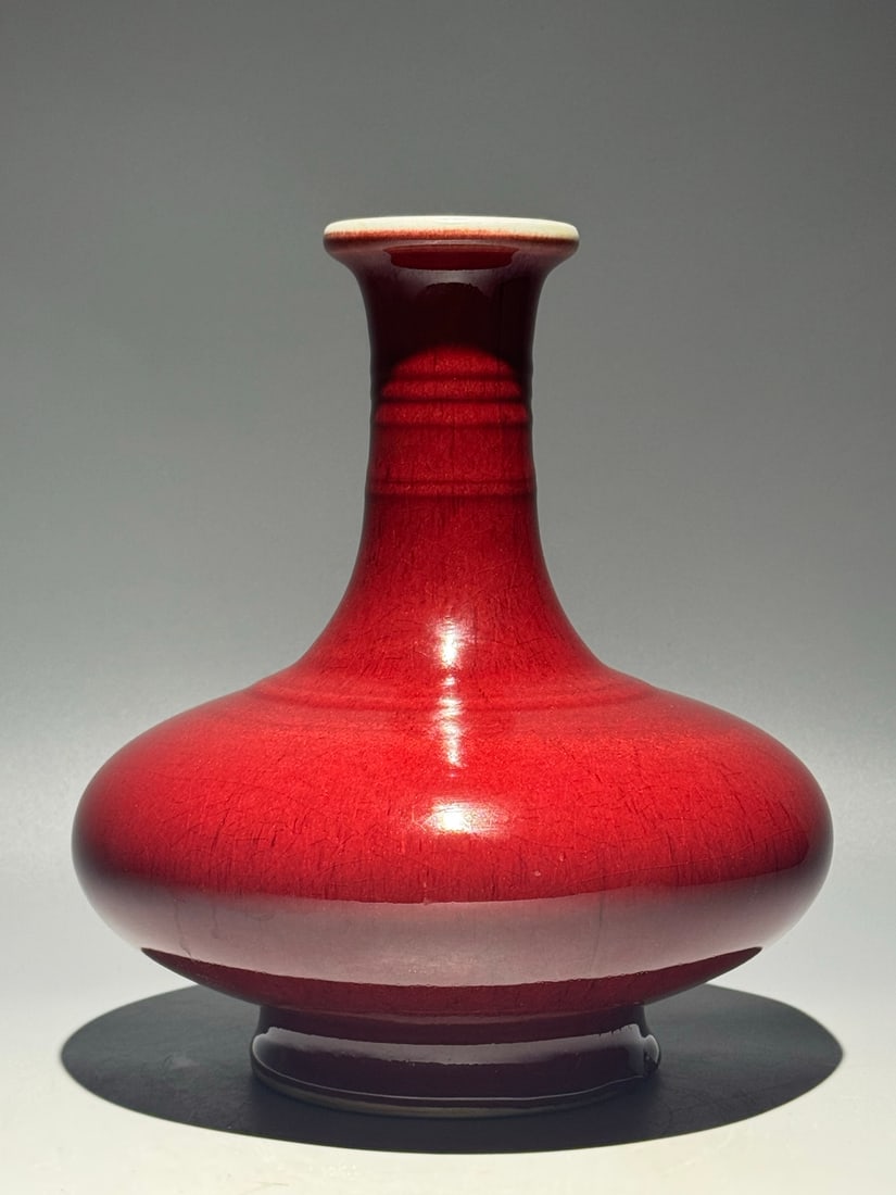 An Exquisite Red Glazed Vase - 3