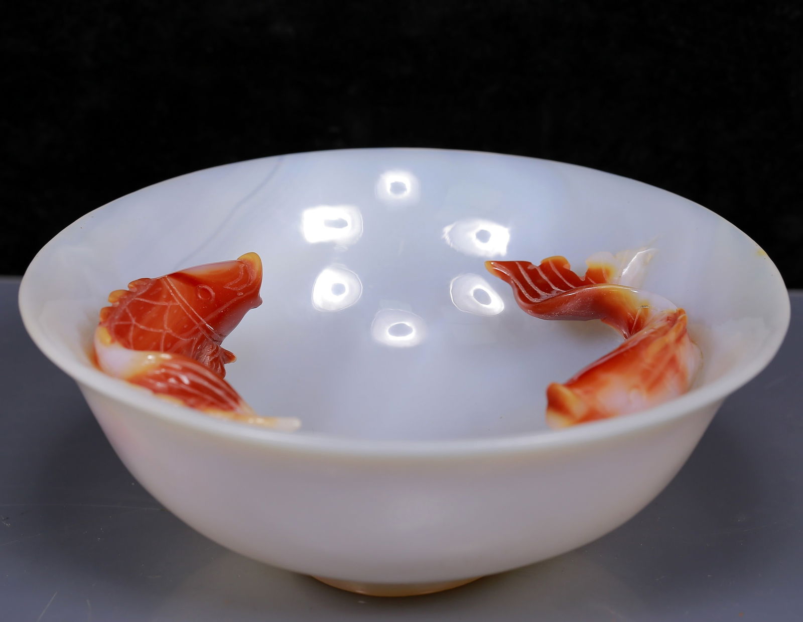 An Exquisite Agate Fish Pattern Bowl: An Exquisite Agate Fish Pattern Bowl,Qing Dynasty, China,Size: 7.3inx2.8in,Weight:660g 玛瑙鱼纹碗，清代