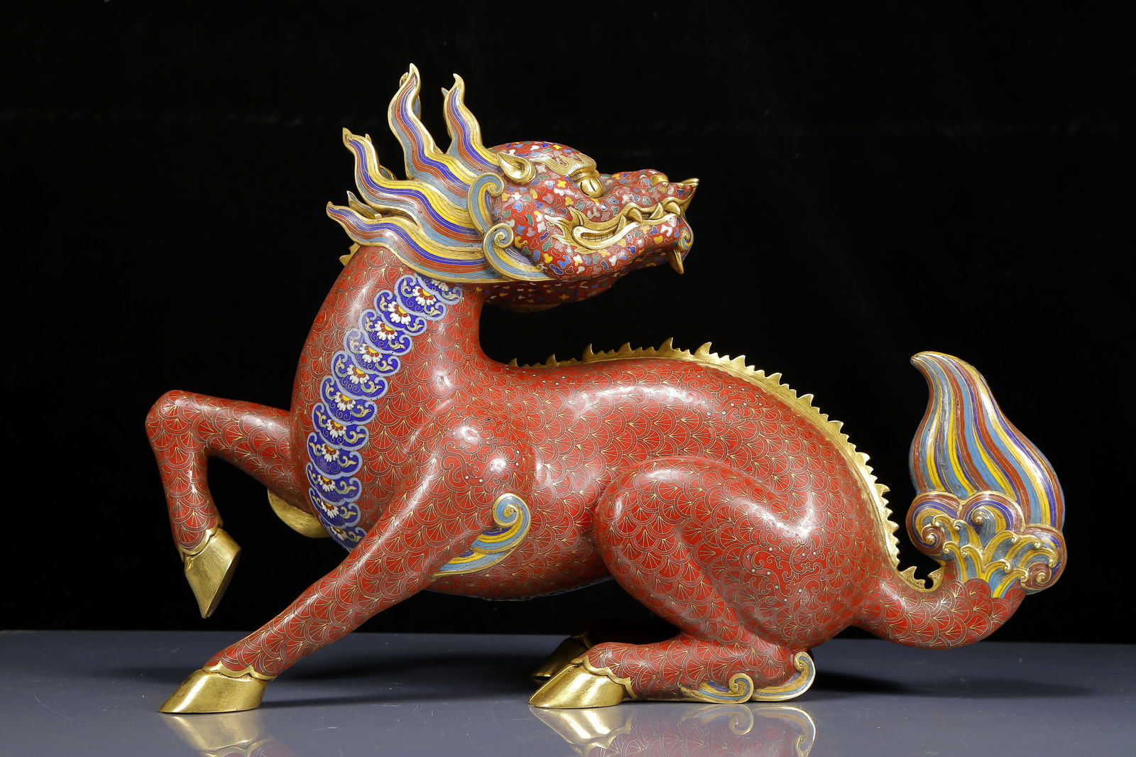 A Huge Cloisonne Kylin Ornament (1 of 11)