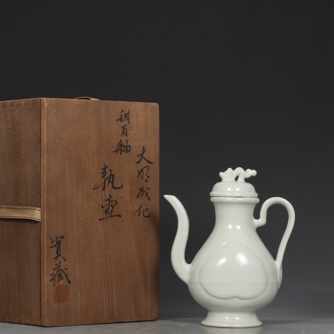 An Exquisite White Glazed Ewer (1 of 9)