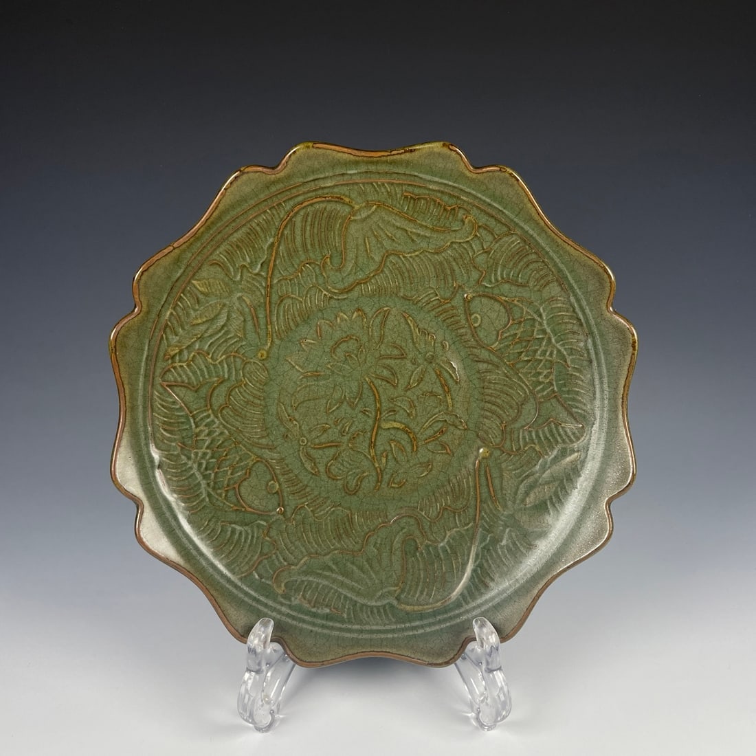 An Exquisite Guan yao Flower and Fish Pattern Plate (1 of 9)