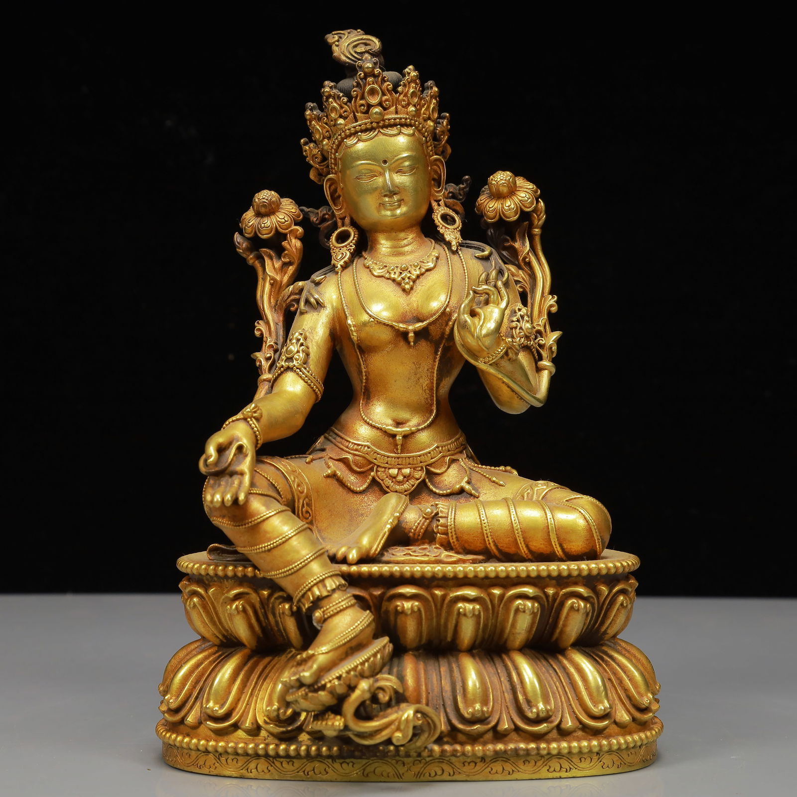 A Solemn Gilt Bronze Statue of Avalokitesvara (1 of 10)