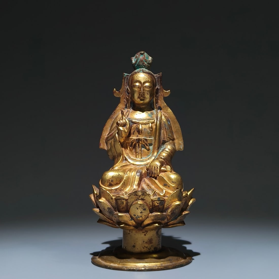 A Rare Gilt Bronze Buddha Statue Ornament (1 of 9)