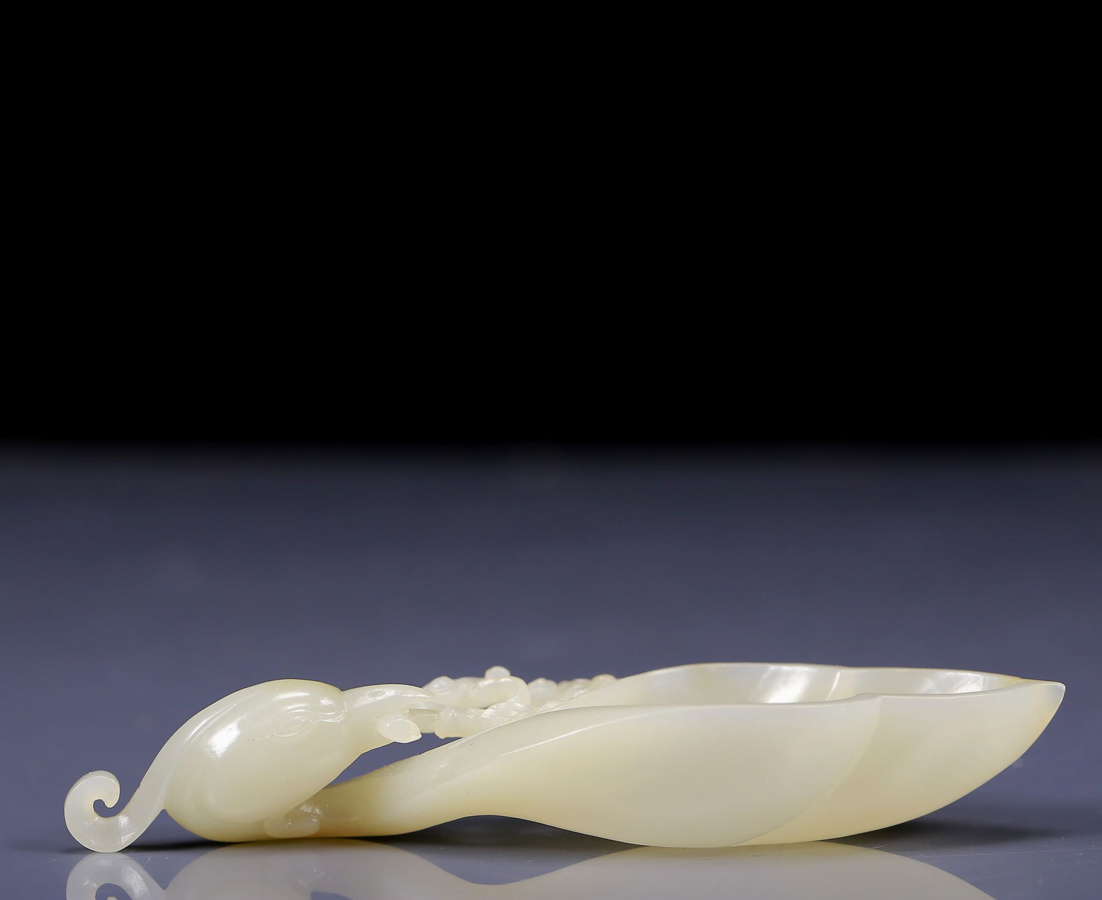 An Exquisite White Jade Flower and Bird Pattern Brush Washer (1 of 6)