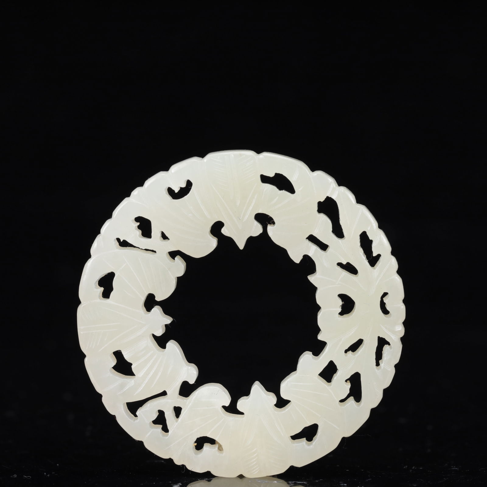 An Exquisite White Jade Bats Pattern Jade Pendant (1 of 4)