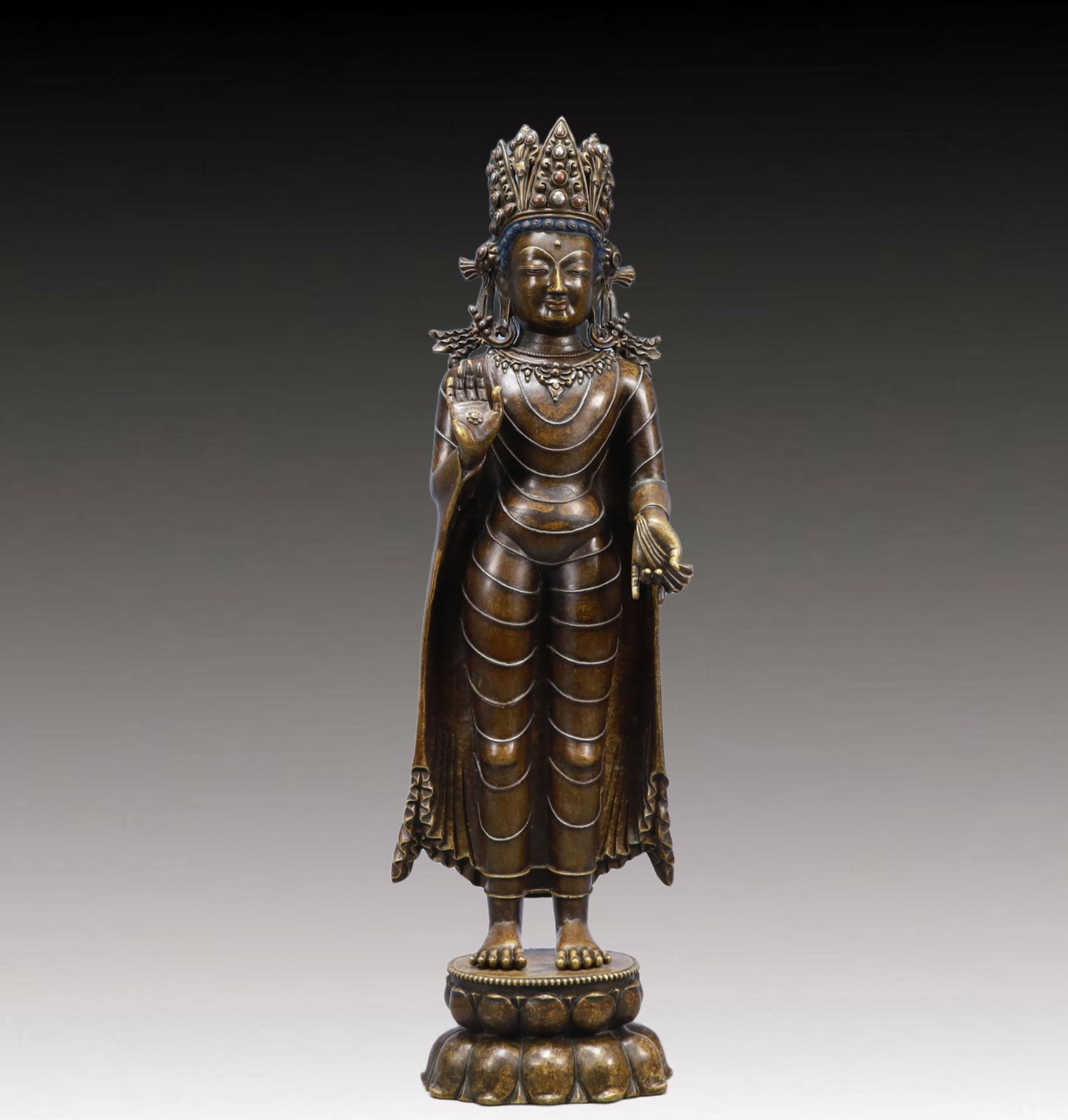 A Solemn Bronze Statue of Tara: A Solemn Bronze Statue of Tara,Ming Dynasty, China,Size:7.5inx6.3inx23.6in Weight:9450g 铜度母像,中国明代