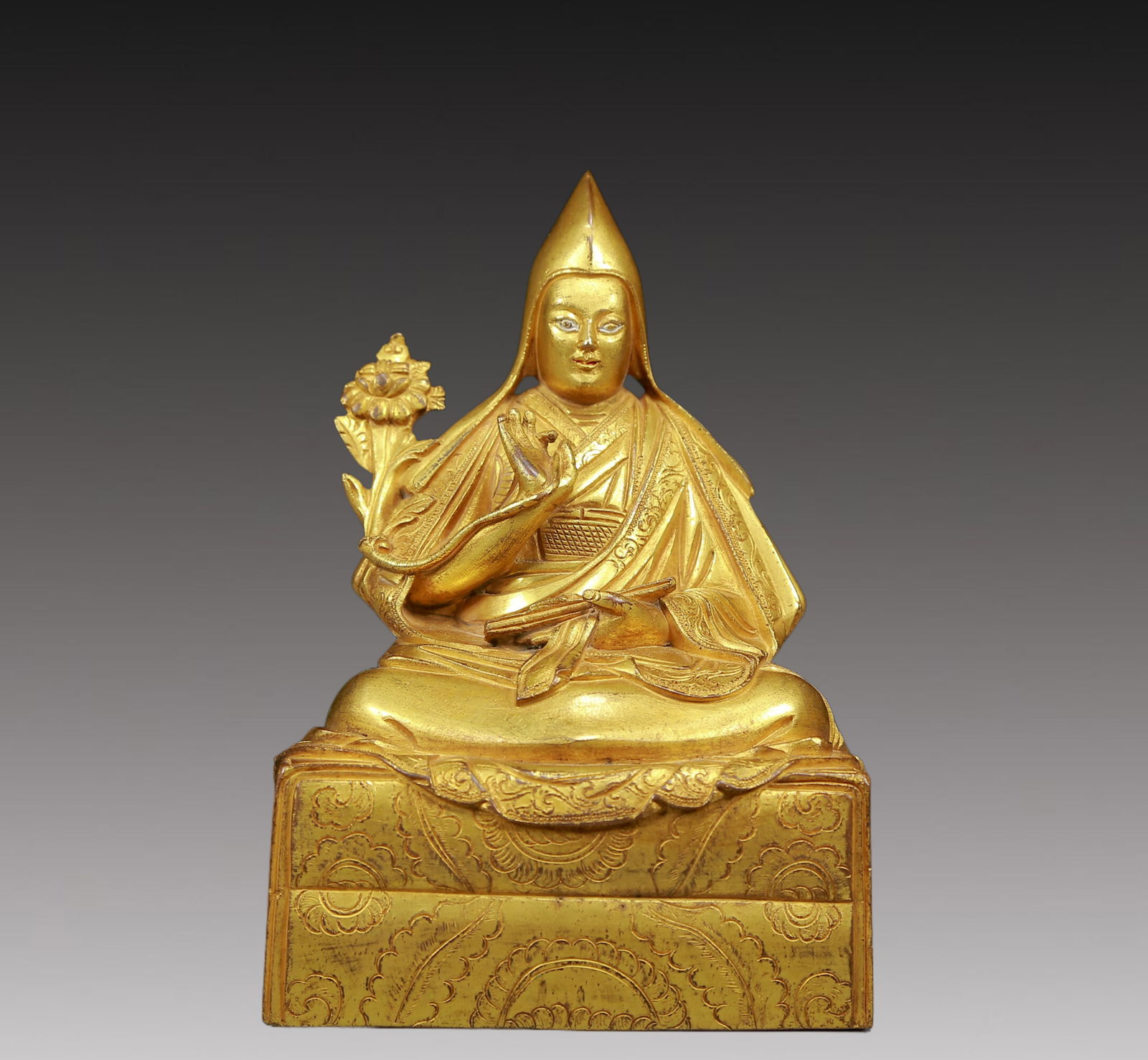 A Solemn Gilt Bronze Statue of Tsongkhapa: A Solemn Gilt Bronze Statue of Tsongkhapa,Ming Dynasty, China,Size:3.9inx5.5in,Weight:1255g 铜鎏金宗喀巴像，明代