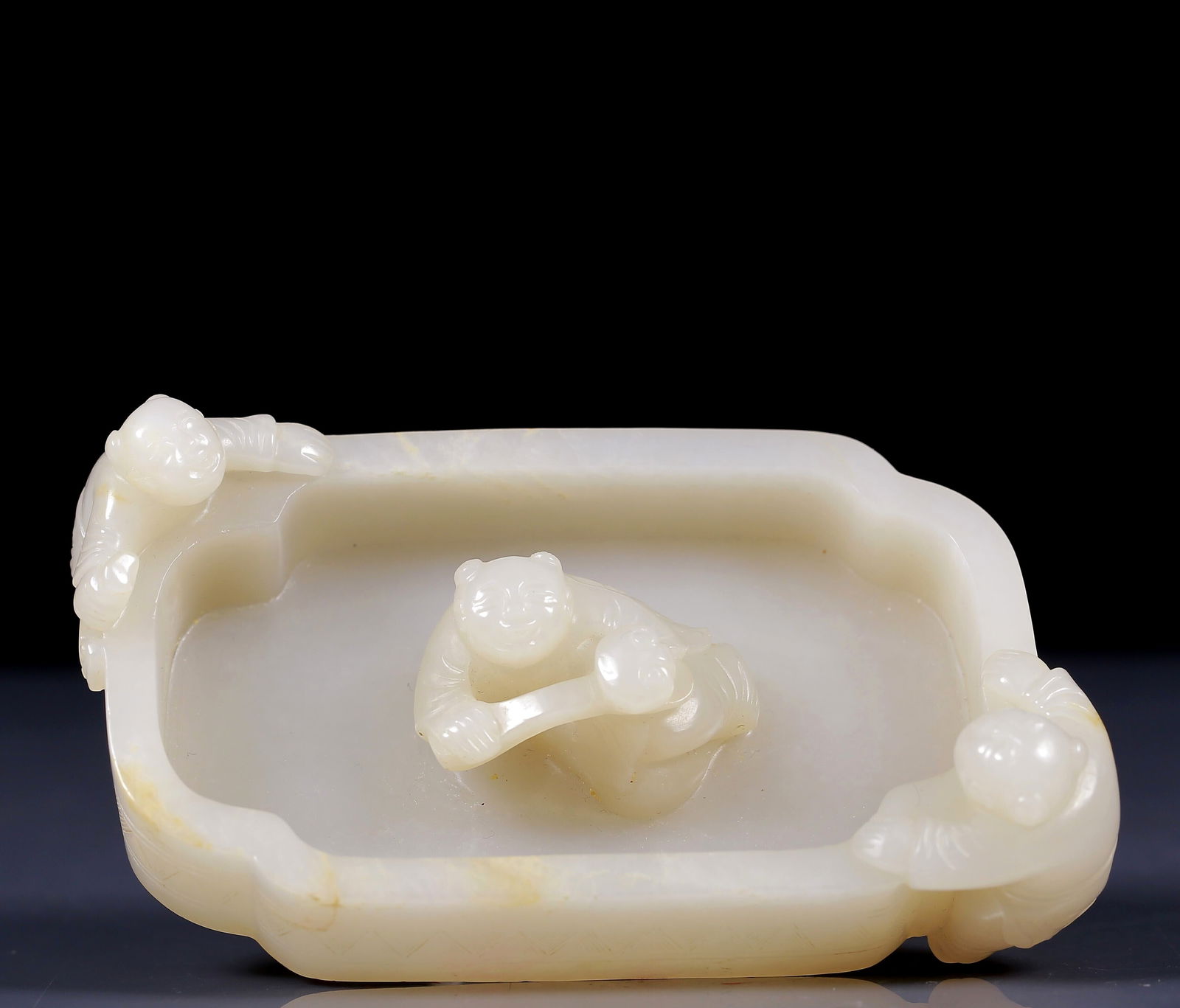 An Exquisite White Jade Figure Pattern Brush Washer (1 of 8)