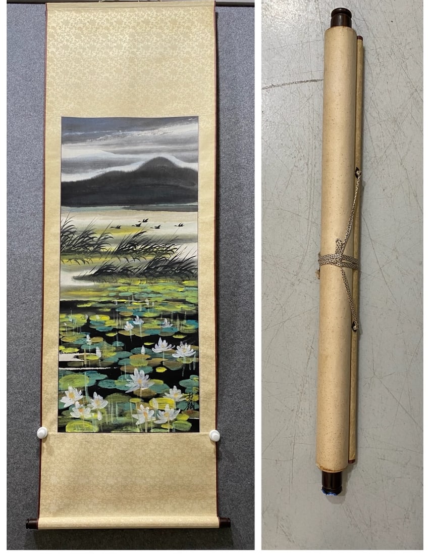 A Chinese Vertical Scroll Ink Painting of Lotus on Paper: A Chinese Vertical Scroll Ink Painting of Lotus on Paper,Lin Fengmian,Size:40.2inx17.7in 一幅中国水墨荷花画立轴,林风௩