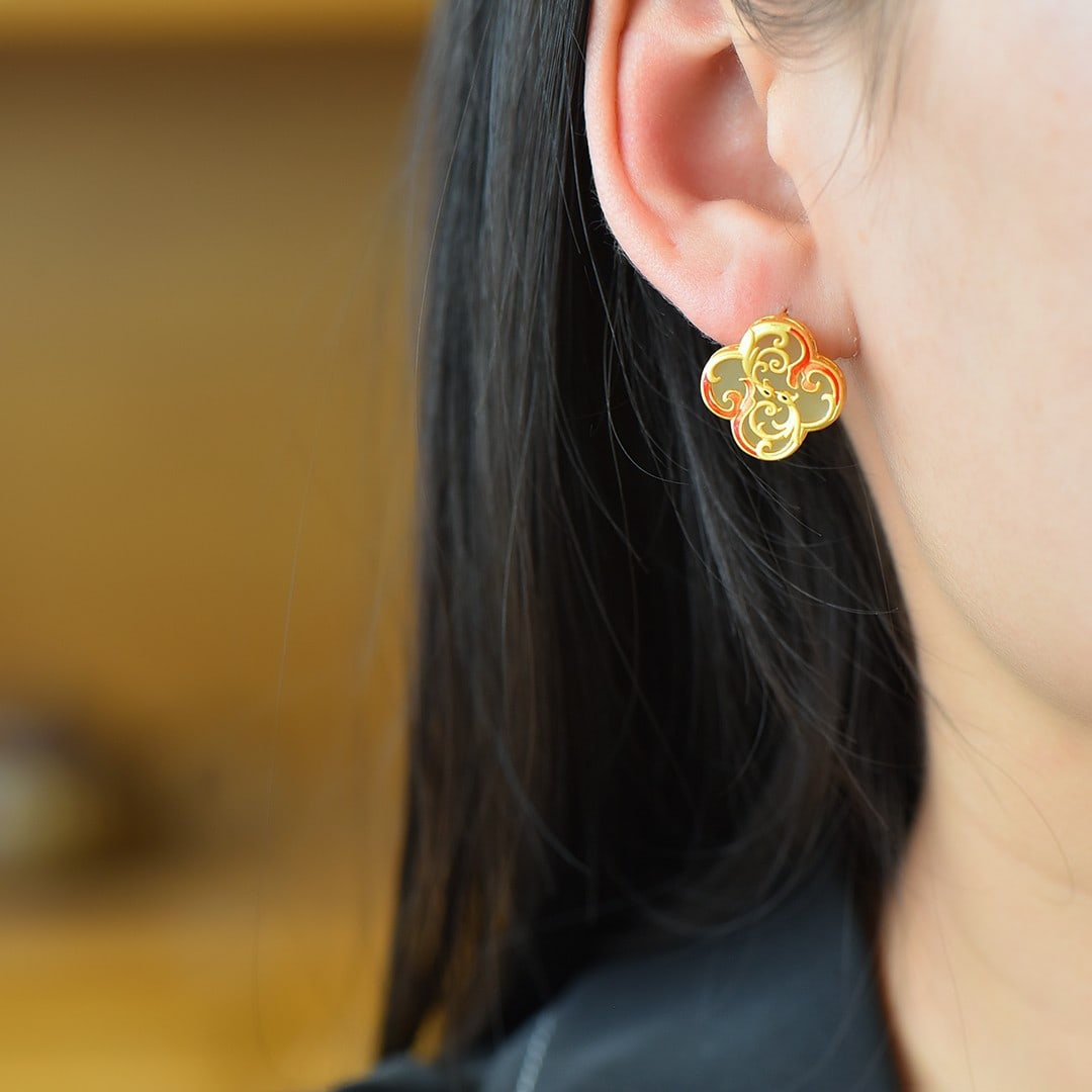 A Pair of Exquisite Sterling Silver-Gold Plated Inlaid White Jade Enamel Earrings: A Pair of Exquisite Sterling Silver-Gold Plated Inlaid White Jade Enamel Earrings 一对纯银镀金镶白玉珐琅耳钉