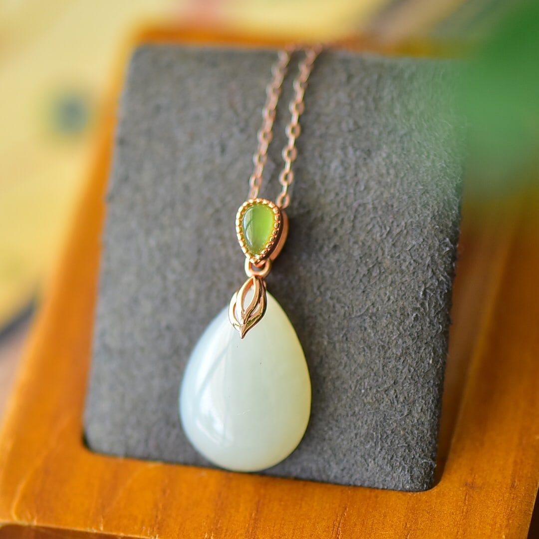 A Pair of Exquisite Sterling Silver-Gold Plated Inlaid White Jade Necklace,Inlaid Jasper: A Pair of Exquisite Sterling Silver-Gold Plated Inlaid White Jade Necklace,Inlaid Jasper,Size:0.5inx1in 