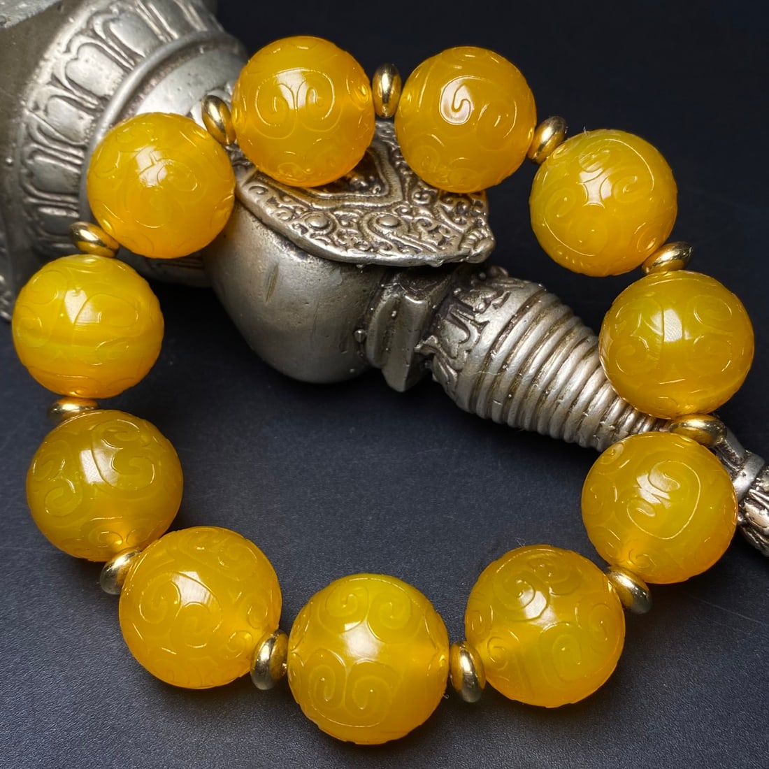 A Precious Agate Bracelets - 2