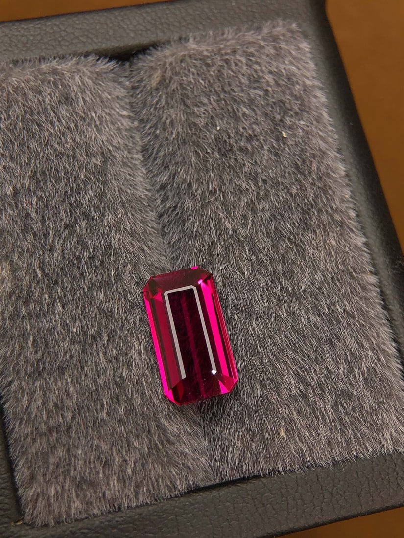 3.15Ctw Natural Tourmaline Loose: 3.15Ctw Natural Tourmaline Loose,Size:0.5inx0.3inx0.1in 3.15Ctw天然碧玺裸石