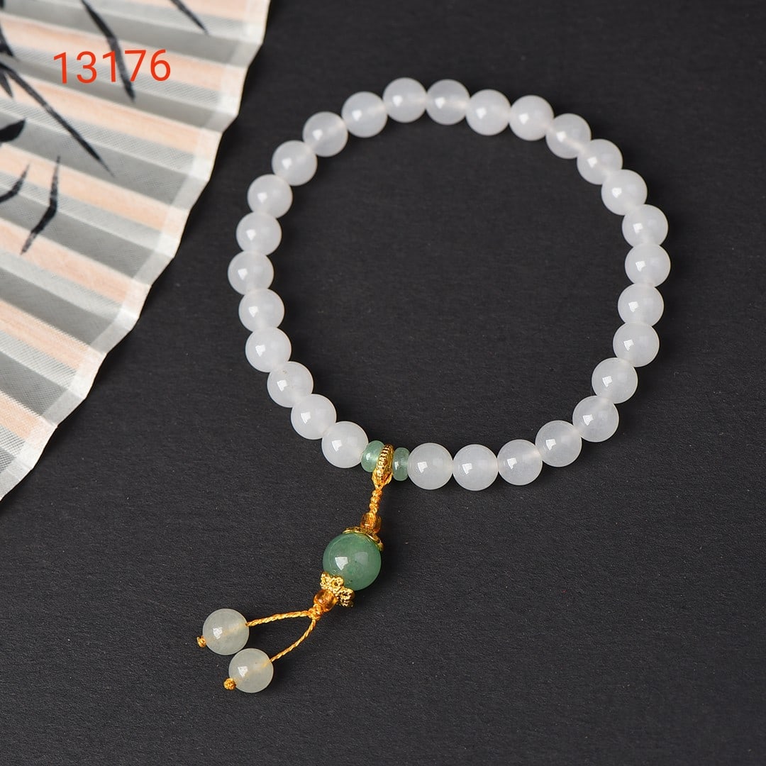 An Exquisite Jadeite Bracelets - 2