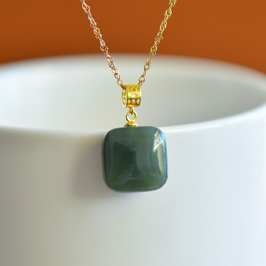 An Exquisite Sterling Silver-Gold Plated Inlaid Jasper Pendant (1 of 6)