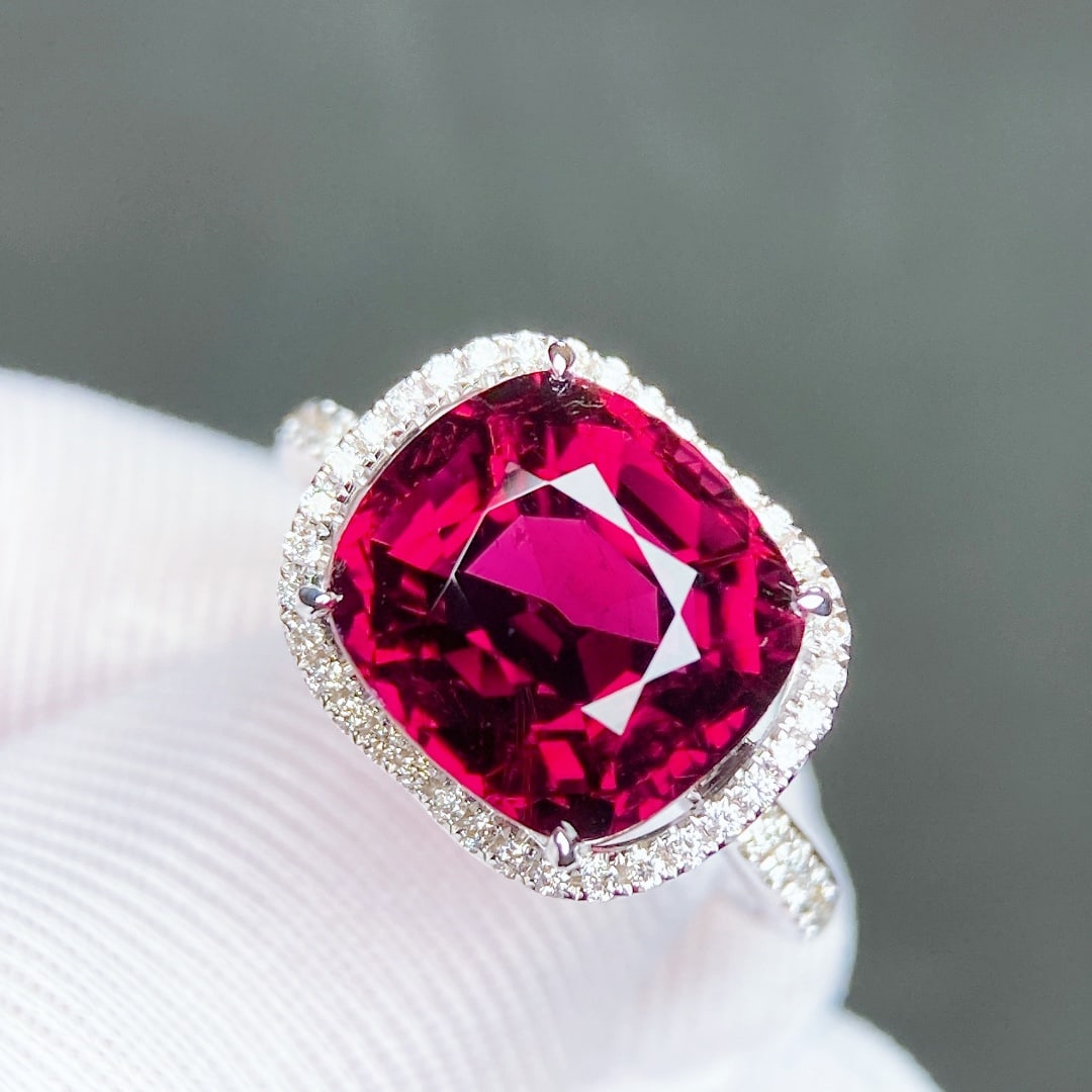 5.52Ctw Natural Tourmaline Ring: 5.52Ctw Natural Tourmaline Ring,Size:0.4inx0.4in 5.52Ctw天然碧玺戒指