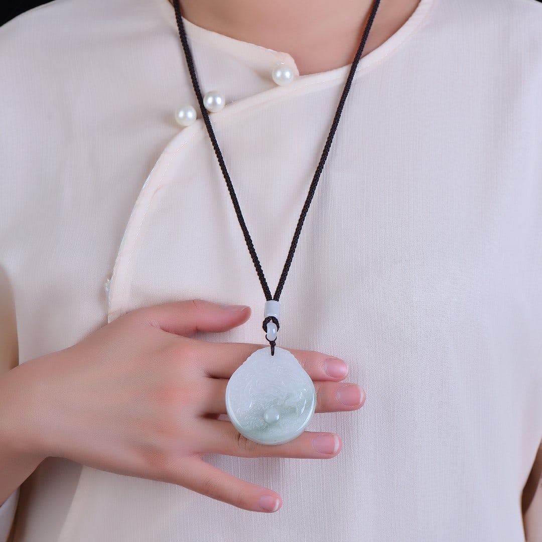 An Exquisite Jadeite Phoenix Pattern Pendant: An Exquisite Jadeite Phoenix Pattern Pendant,Size:1.8inx2in 翡翠凤纹挂件