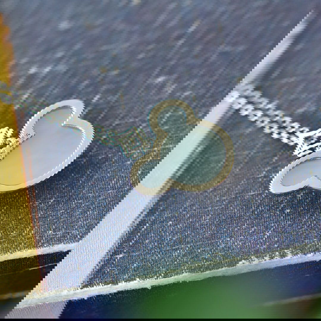 A Pair of Exquisite Sterling Silver Inlaid White Jade Necklace: A Pair of Exquisite Sterling Silver Inlaid White Jade Necklace,Size:0.7inx0.9in 纯银镶白玉项链