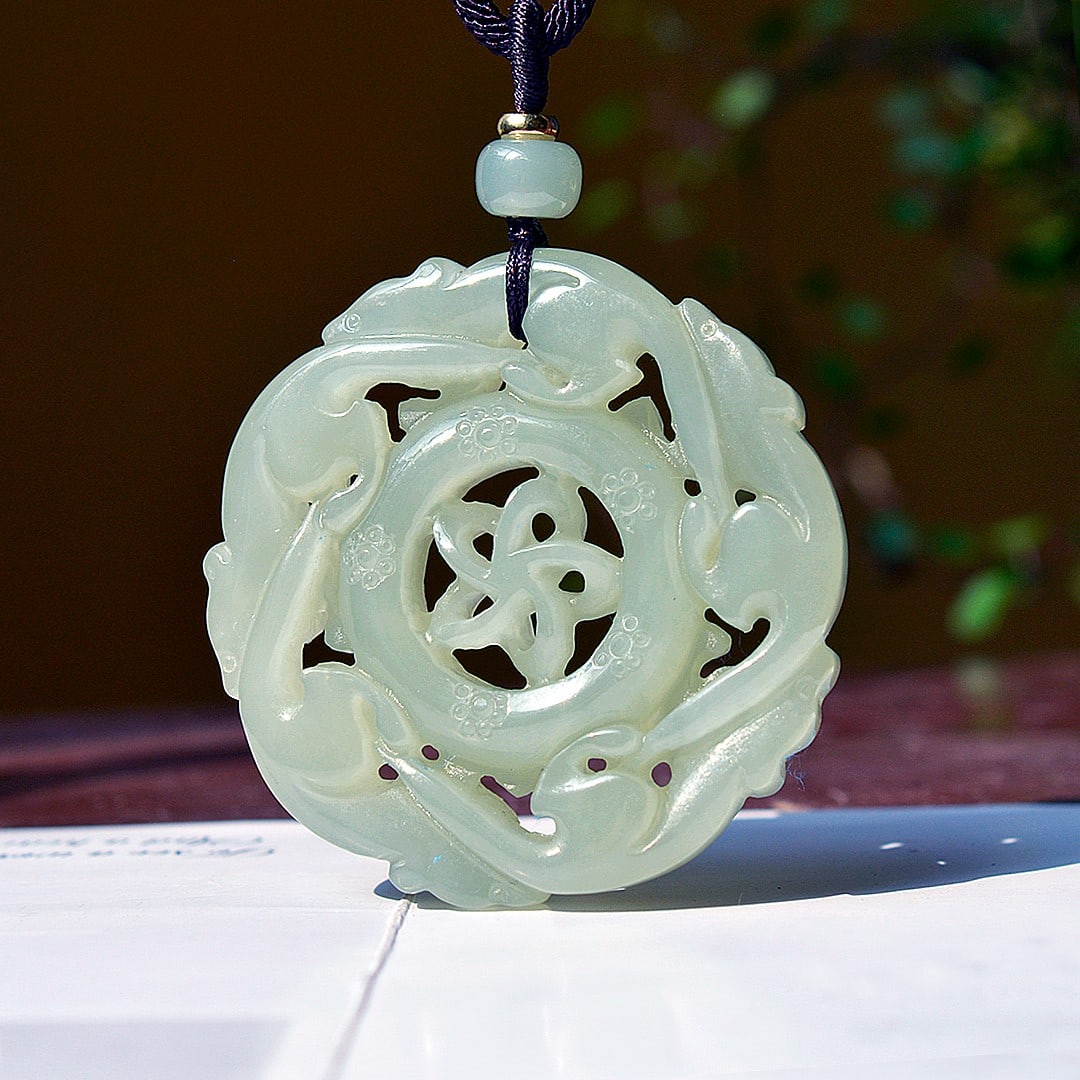 An Exquisite Greenish Jade Mouse Pendant: An Exquisite Greenish Jade Mouse Pendant,Size:2inx2in 青玉老鼠挂件