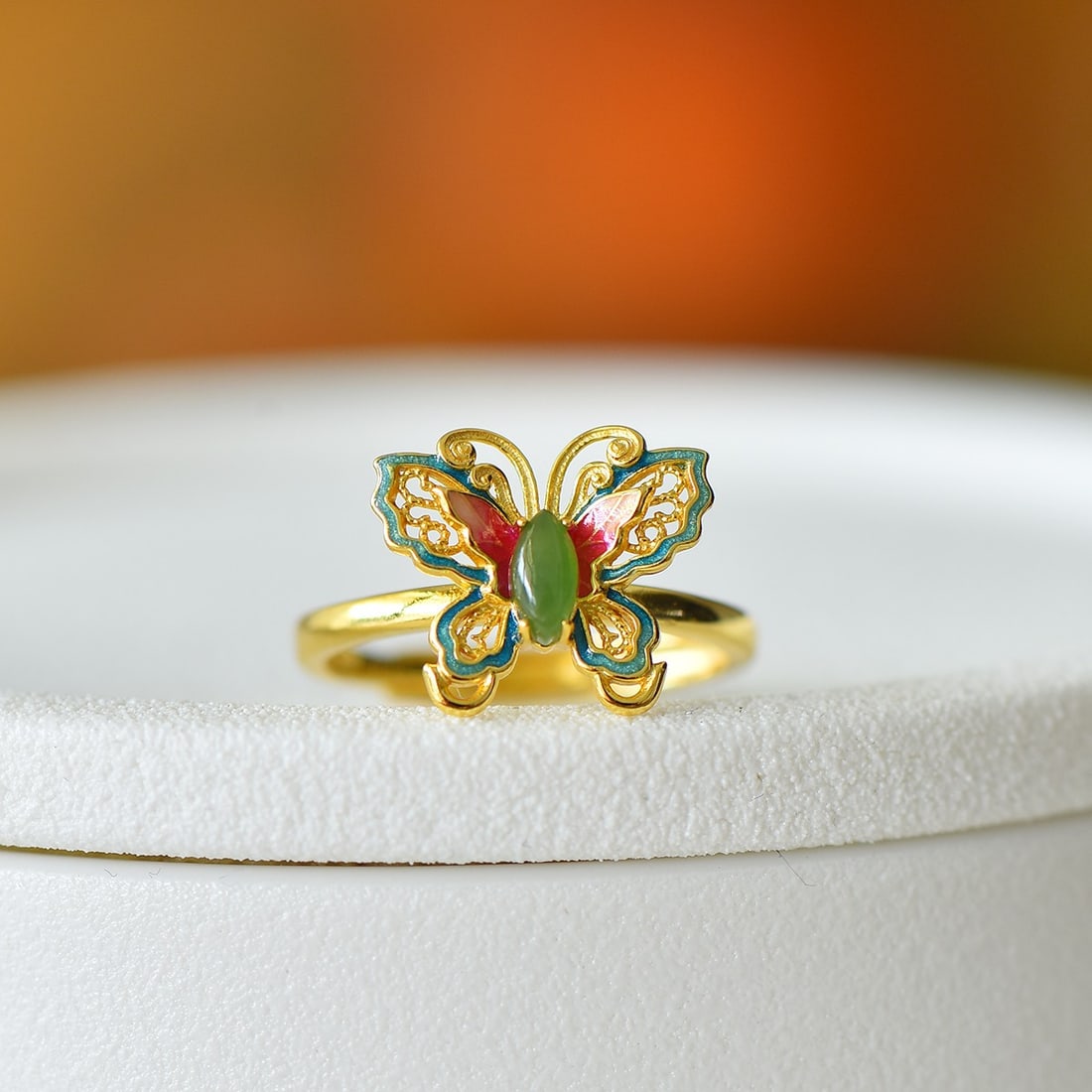 An Exquisite Sterling Silver-Gold Plated Inlaid White Jade Enamel Ring: An Exquisite Sterling Silver-Gold Plated Inlaid White Jade Enamel Ring,Size:0.1inx0.2in 纯银镀金镶白玉珐琅戒指