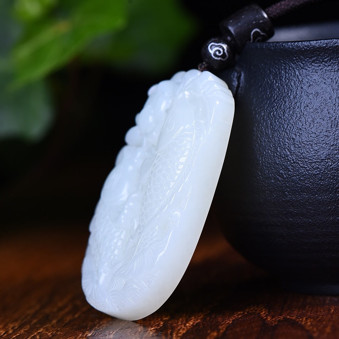 An Exquisite White Jade Fish Pattern Pendant - 3