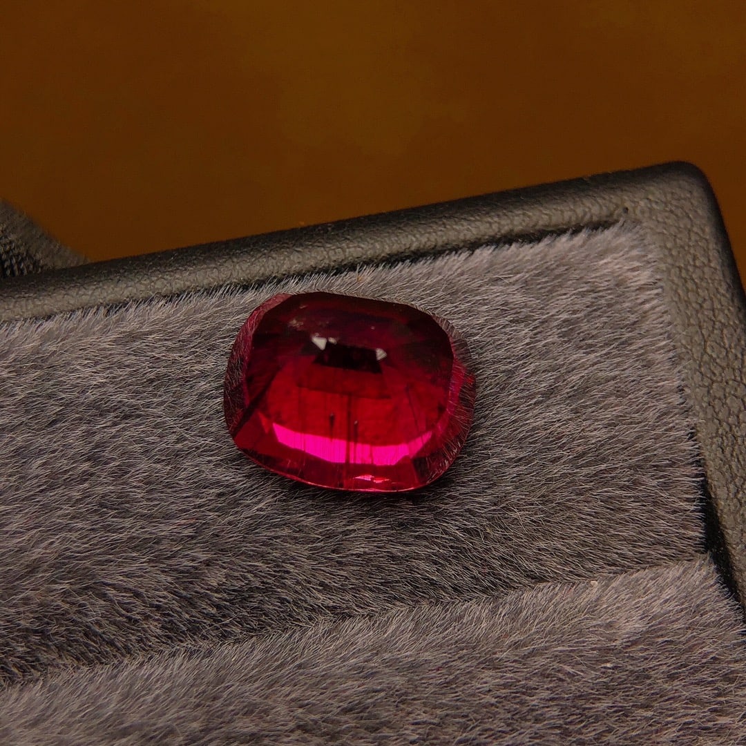 8.88Ctw Natural Tourmaline Loose: 8.88Ctw Natural Tourmaline Loose,Size:0.5inx0.5inx0.3in 8.88Ctw天然碧玺裸石