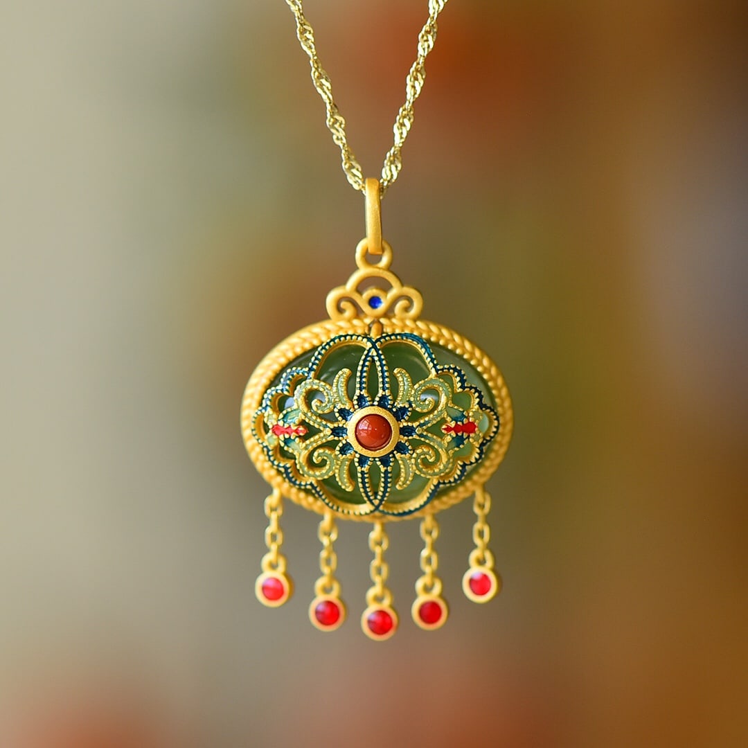 An Exquisite Sterling Silver-Gold Plated Inlaid Jasper Pendant: An Exquisite Sterling Silver-Gold Plated Inlaid Jasper Pendant,Size:0.6inx0.8in 纯银镀金镶碧玉吊坠