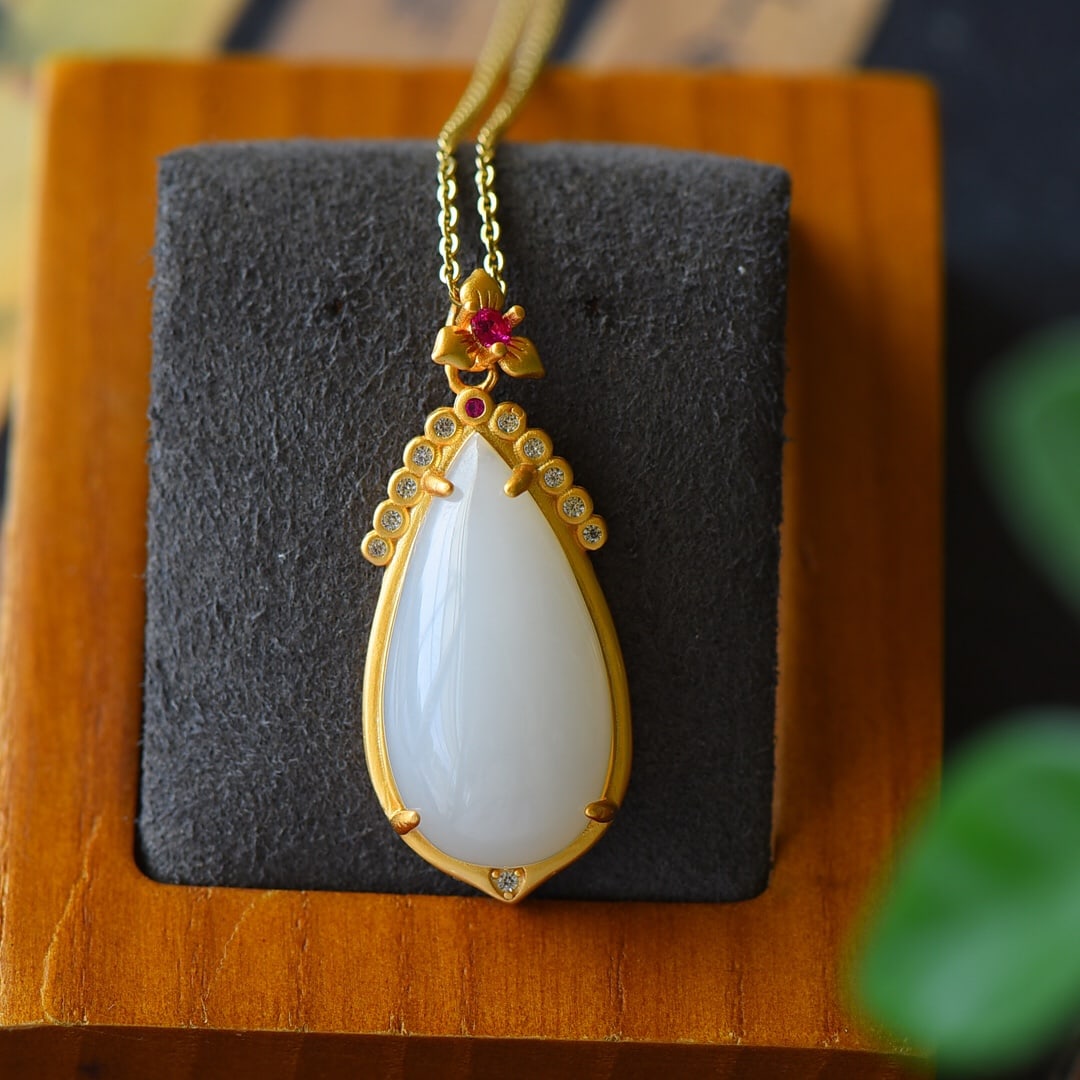 A Pair of Exquisite Sterling Silver-Gold Plated Inlaid White Jade Necklace,Inlaid Diamond: A Pair of Exquisite Sterling Silver-Gold Plated Inlaid White Jade Necklace,Inlaid Diamond,Size:0.6inx1.4in 纯银镀金镶白玉项链,嵌钻