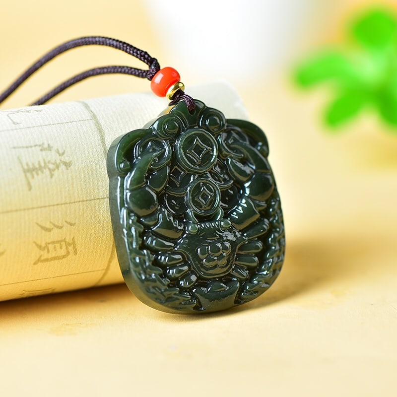 An Exquisite Sapphire Crab Pattern Pendant - 2