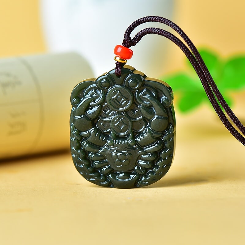 An Exquisite Sapphire Crab Pattern Pendant - 3