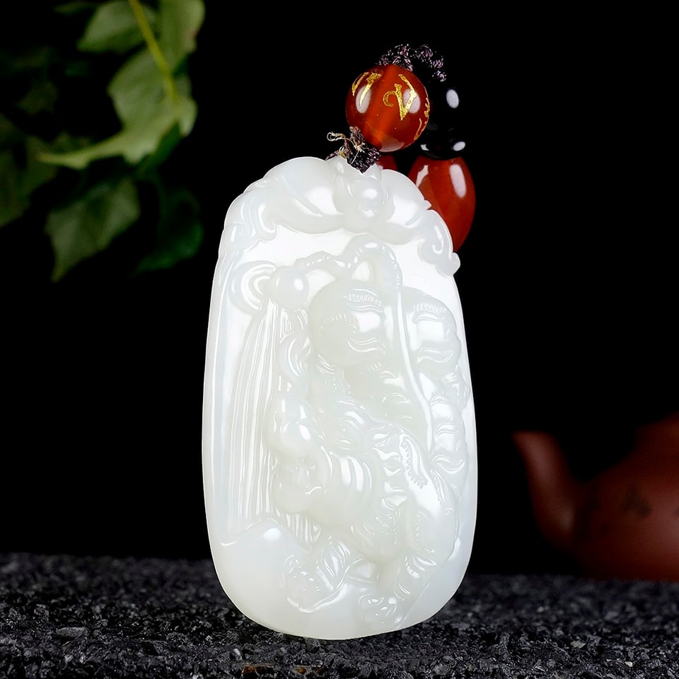 An Exquisite White Jade Tiger Pattern Pendant - 3